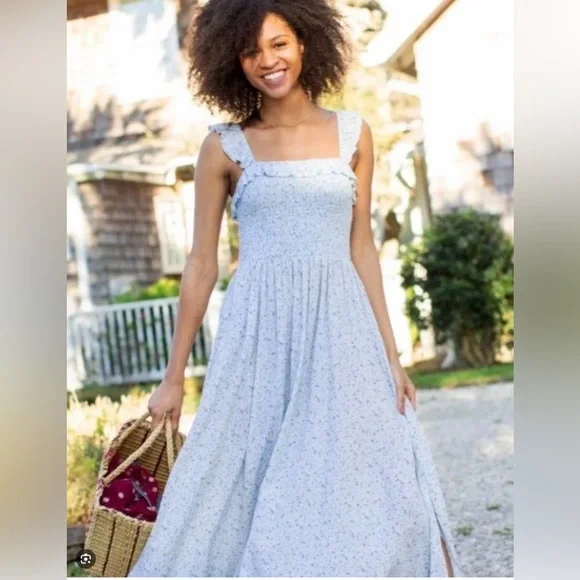 Natural Life smocked Megan dress in sky blue floral L - Picture 1 of 5